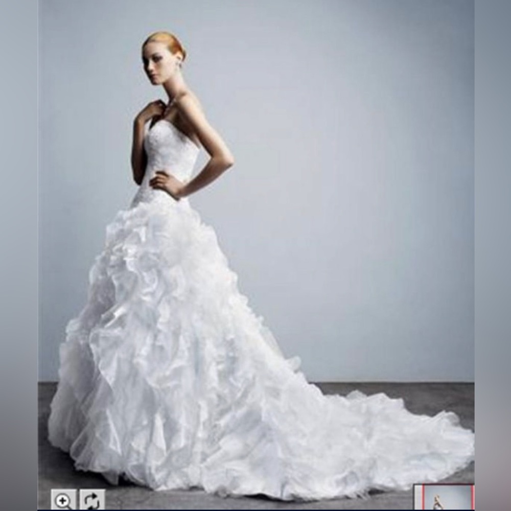Wedding dress. New!